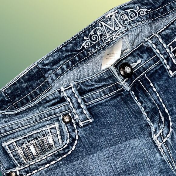 Maurices Premium Denim Low Rise Sequined Capris Size 7/8 #34 - Picture 3 of 6